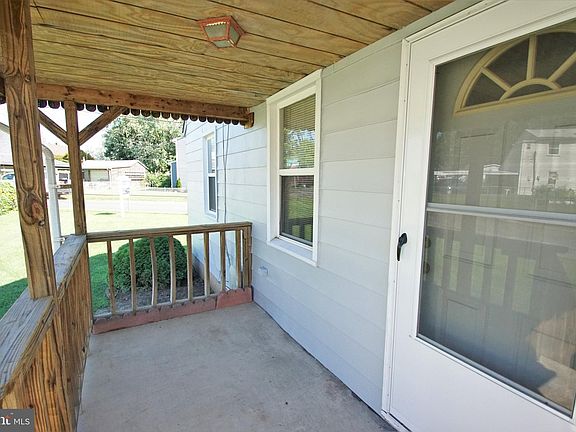 3rd image of 8221 Dogwood Dr