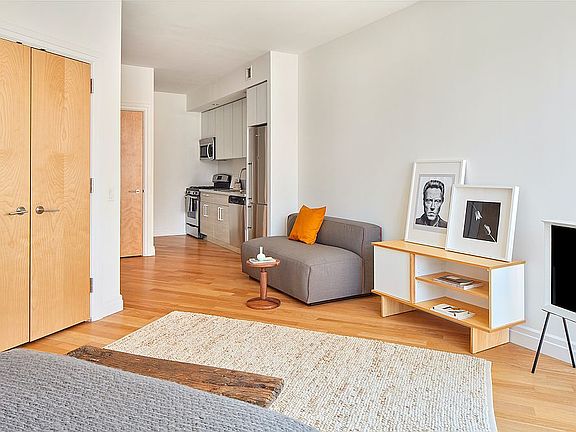 3rd image of 550 W 54th St #1047