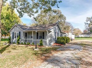 411 S Hickory St, Gardner, KS 66030