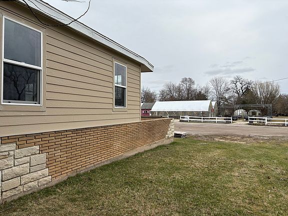 2nd image of 1031 W State Route 173