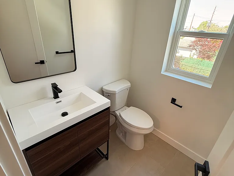 820 W Elizabeth Ave #C — Photo 11