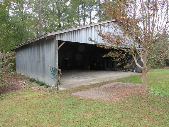 3rd image of 635 Woodland Dr