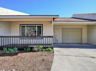 908 SE Stratford Ct, Bend, OR 97702