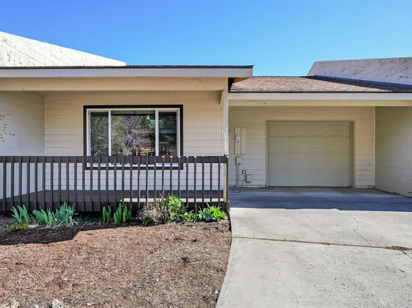 908 SE Stratford Ct, Bend, OR 97702