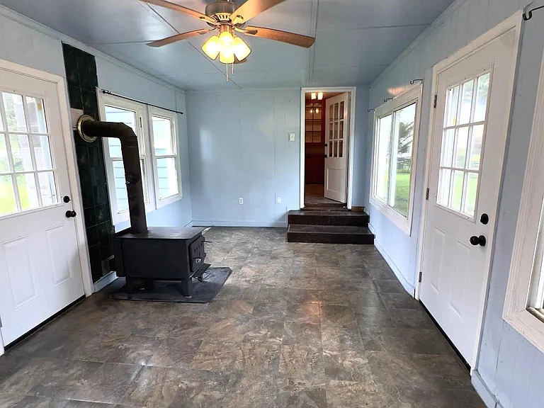 44 S Woodlawn Ave — Photo 3