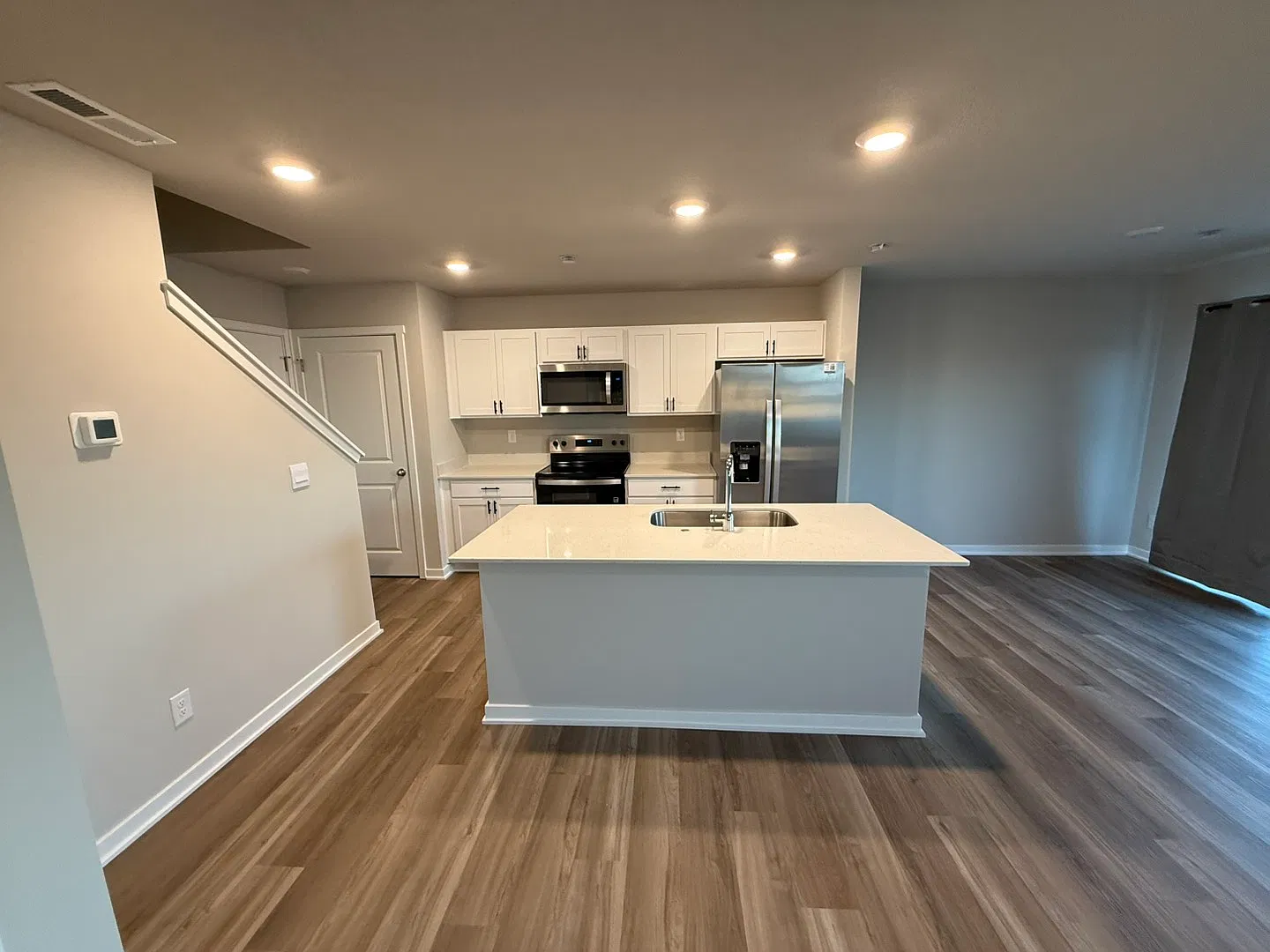 3 bed, 1498 sqft, $2,200 — Photo 4