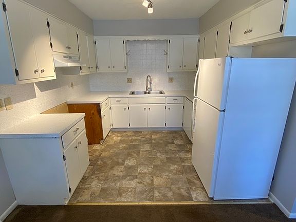 4th image of 4725 Mercier St