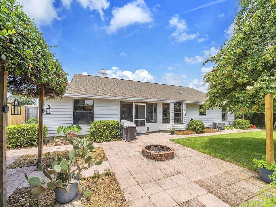 1st image of 325 Primrose Pl
