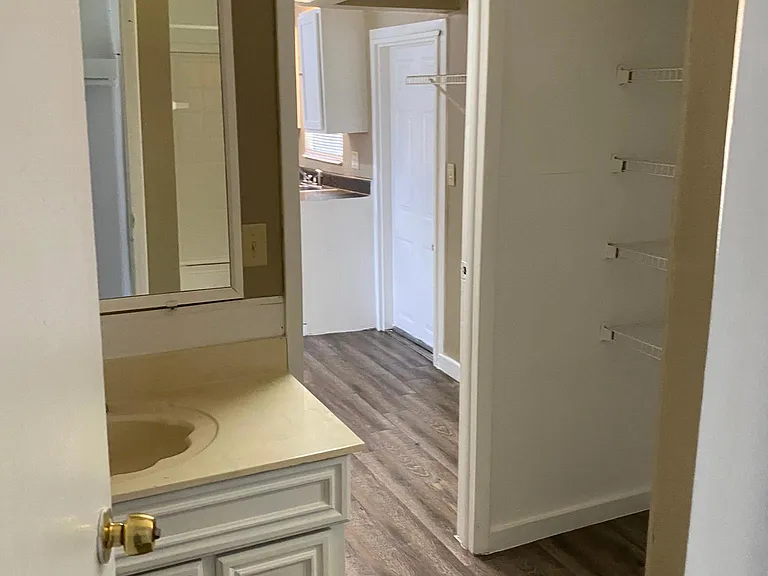 4752 Dunkeld Ave — Photo 13