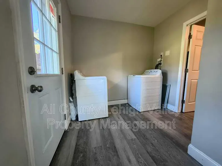 639 Washington St — Photo 10