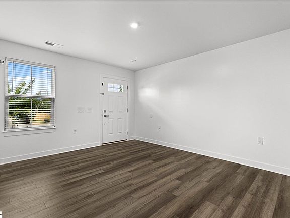 3rd image of 17 Hargrove Ct