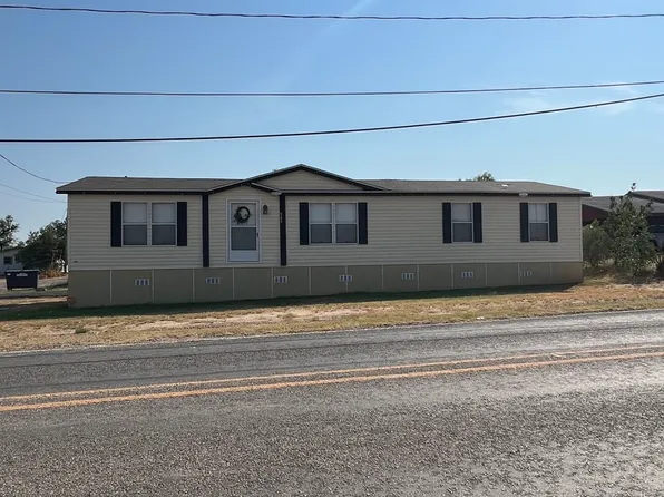 565 N 1st St, Asherton, TX 78827