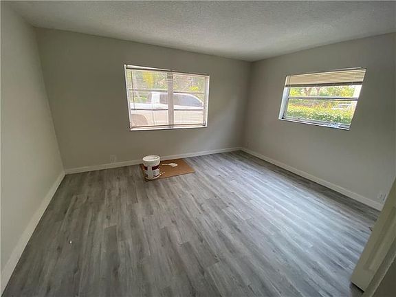 4th image of 3890 Woodside Dr APT A
