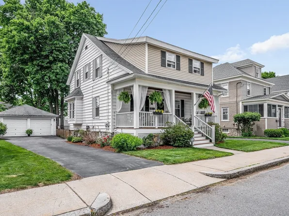 77 Hawthorn St, Lowell, MA 01851