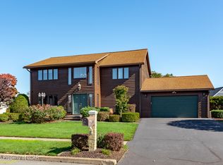 216 Greenwave Blvd, Larksville, PA 18704