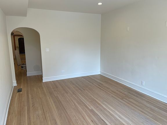 2nd image of 2210 W Ohio St #2