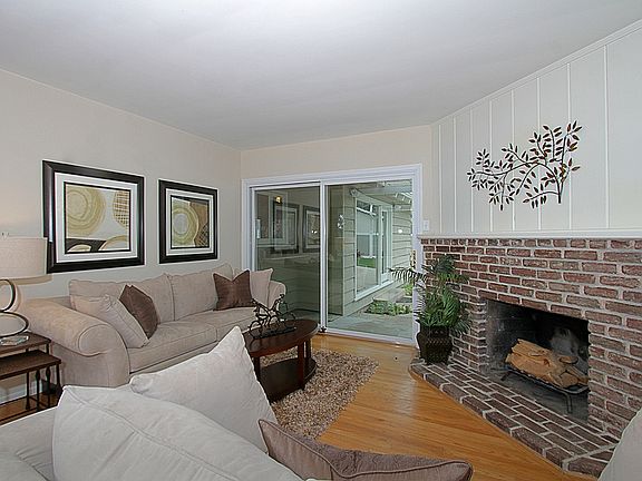 2nd image of 4939 New York Ave