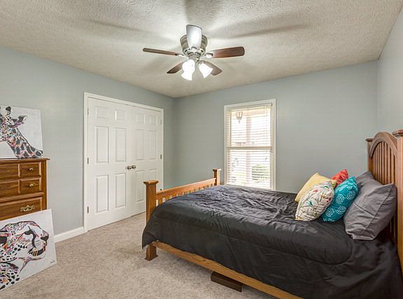 3rd image of 6445 Springwood Dr