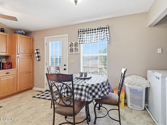 4th image of 293 Watkins Rd