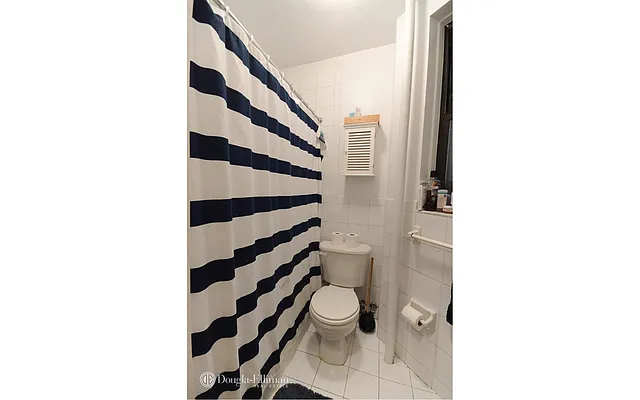 Rented by Douglas Elliman | media 17