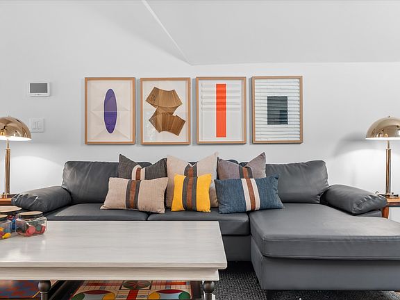 41st image of 340 Parsons Shrs