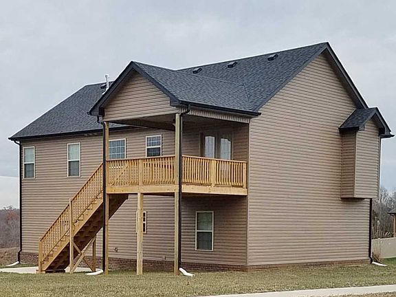 2nd image of 200 Autumn Terrace Ln
