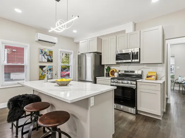 299 Claremont Avenue image 8 of 44