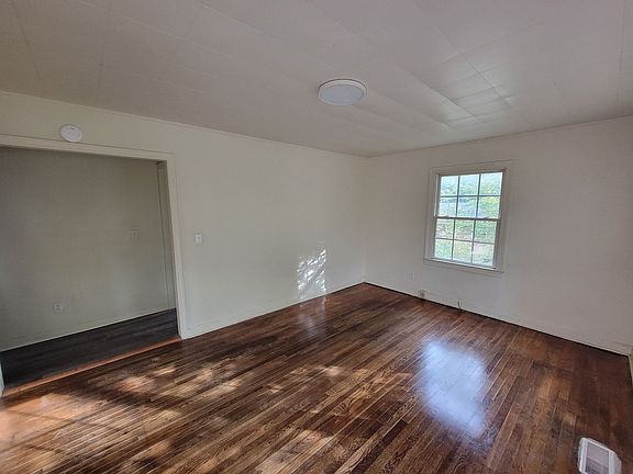 5th image of 214 Woodnell St