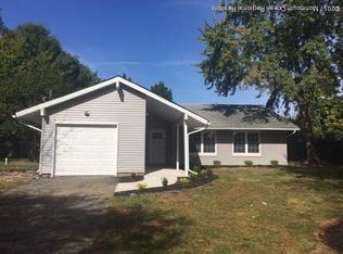 8 Hillcrest Rd, Manalapan, NJ 07726