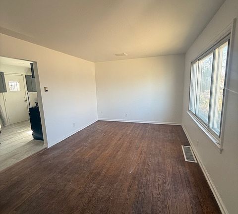 3rd image of 2288 Elmira St