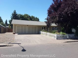 226 S 7th St, Jefferson, OR 97352