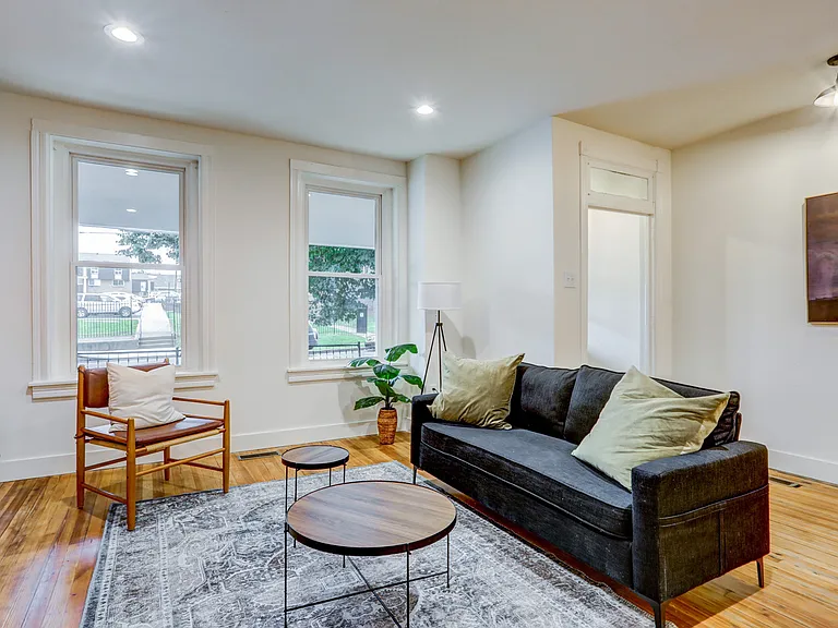 131 S Marshall St — Photo 4