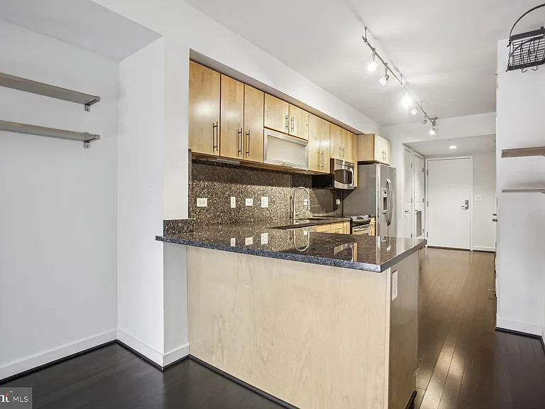 1025 1st St SE #507 — Photo 7