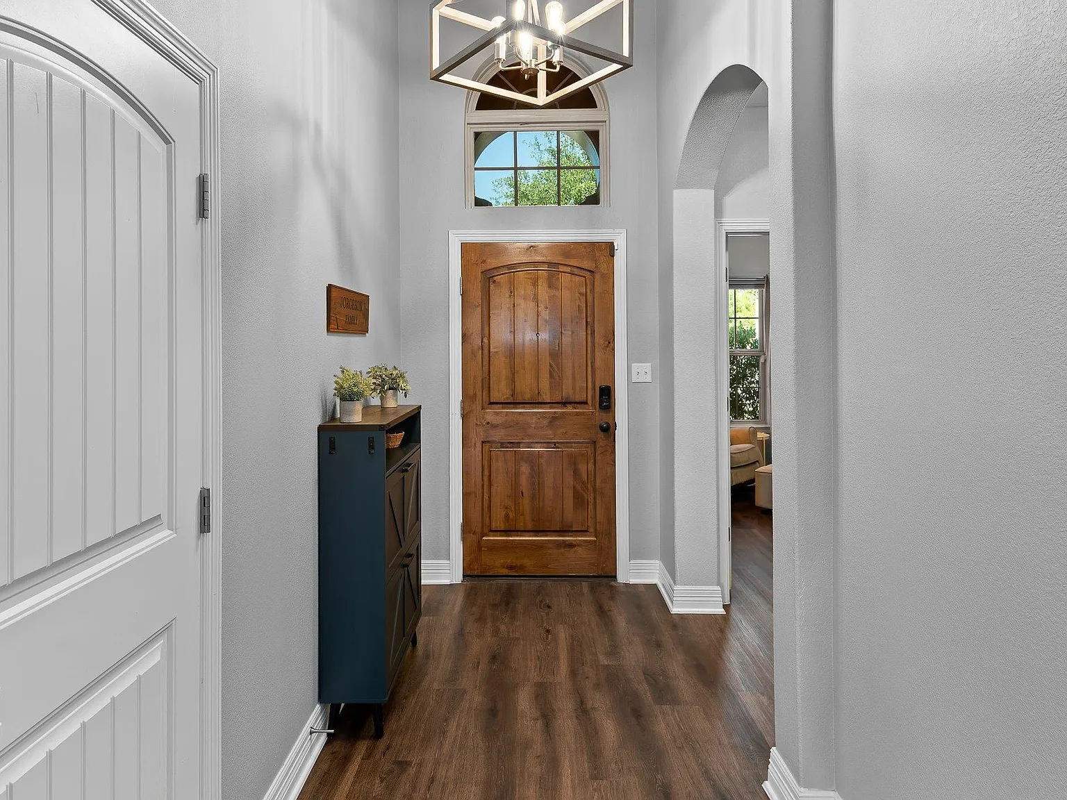 4 bed, 3.0 bath, 2471 sqft, $2,750 — Photo 2
