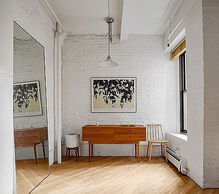 3rd image of 130 W 17th St APT 5S