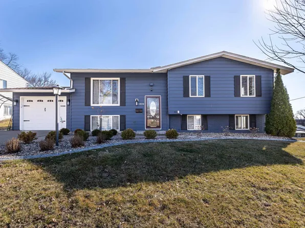 1804 Norland Dr, Dubuque, IA 52002