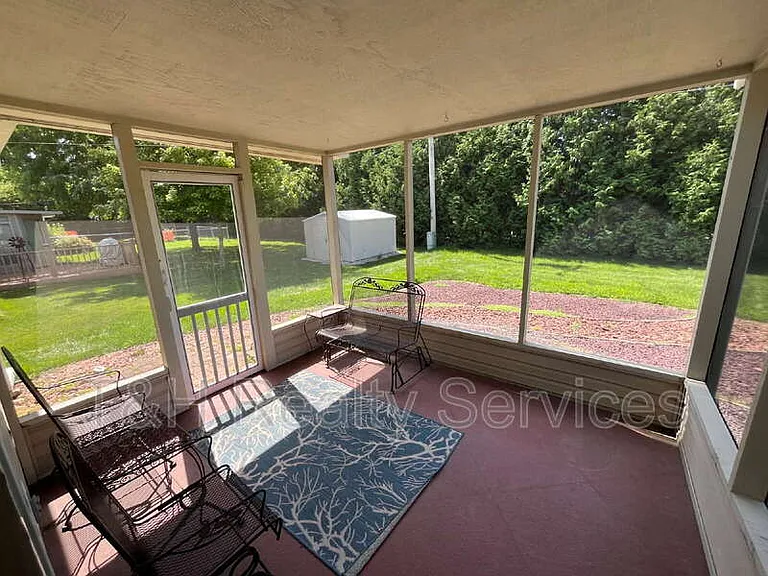 4 Village Pkwy — Photo 16