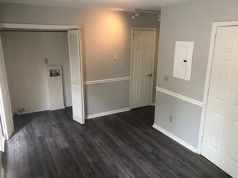906 Hammack Dr — Photo 5