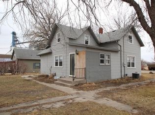 105 3rd St NW, Lake Preston, SD 57249