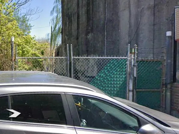 3025 N American St, Philadelphia, PA 19133