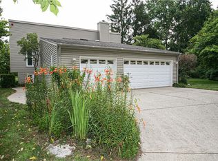 9410 Foxburrow Way, Dayton, OH 45458