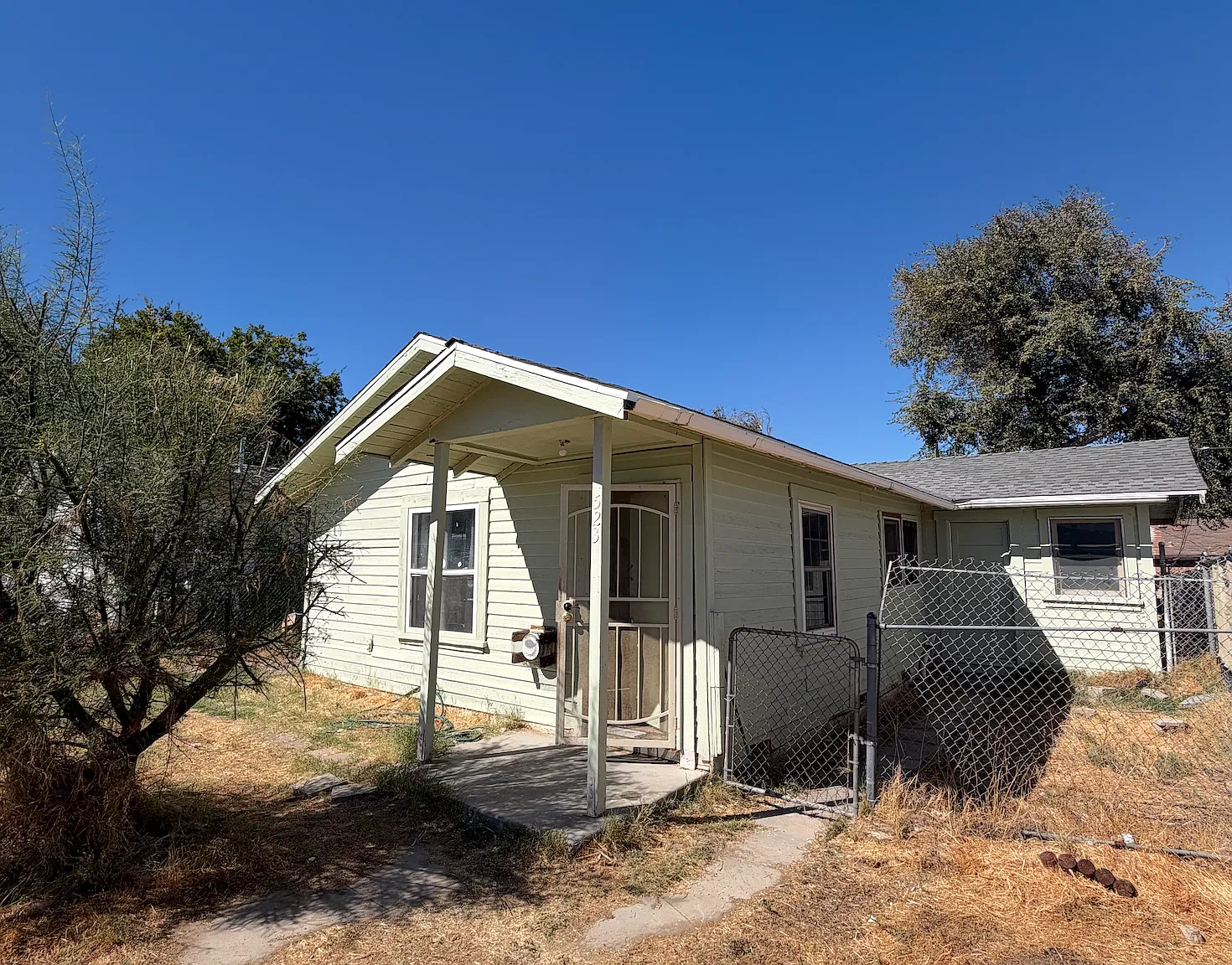 3 bed, 1000 sqft, $2,395 — Photo 1