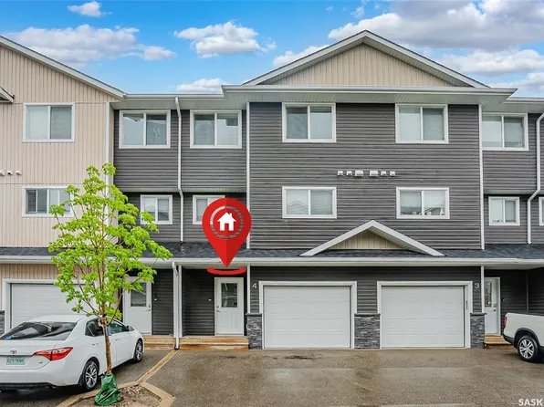 UNIT 4-1060 Parr Hill DRIVE, Martensville, SK S0K 2T1