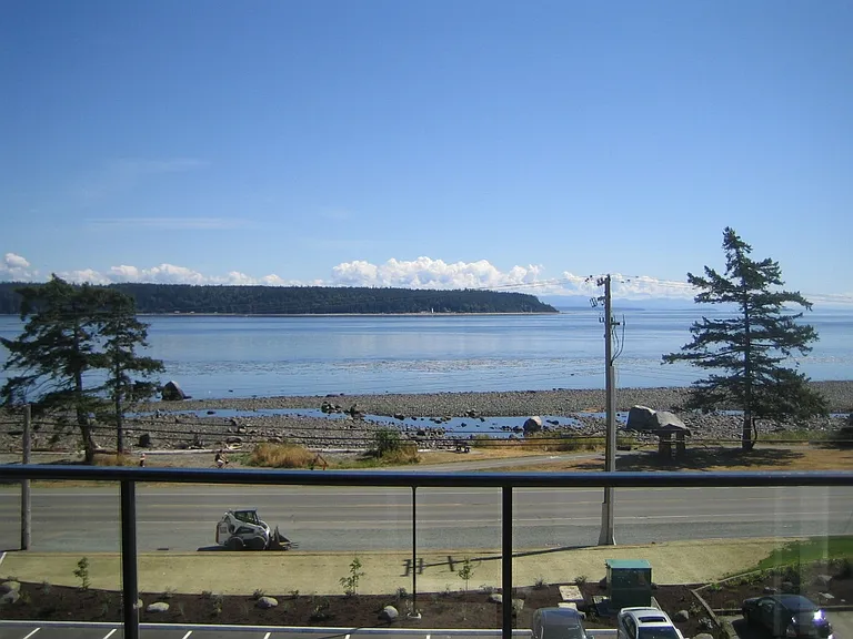 550 Island Hwy S — Photo 16