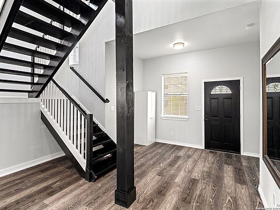 4th image of 131 REHMANN ST