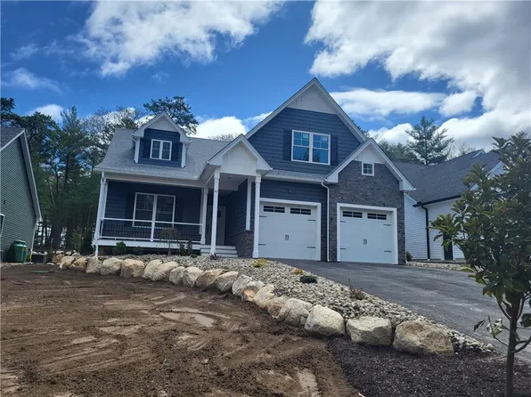 27 Sunset Lake Cir, Coventry, RI 02816