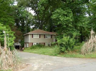 5713 Woodland Dr, Acworth, GA