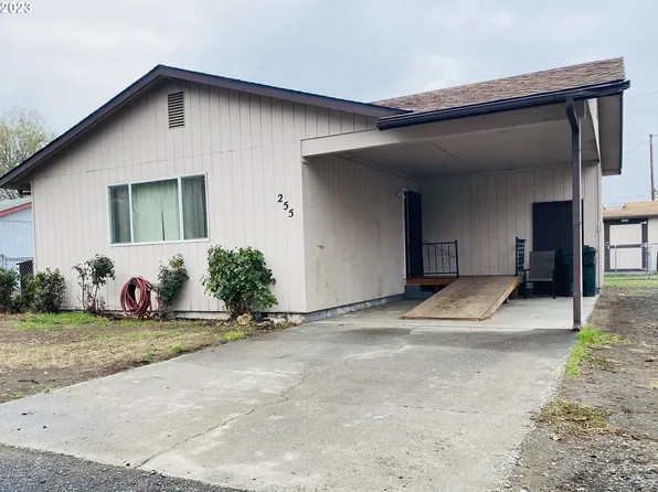 255 NE 3rd St, Irrigon, OR 97844