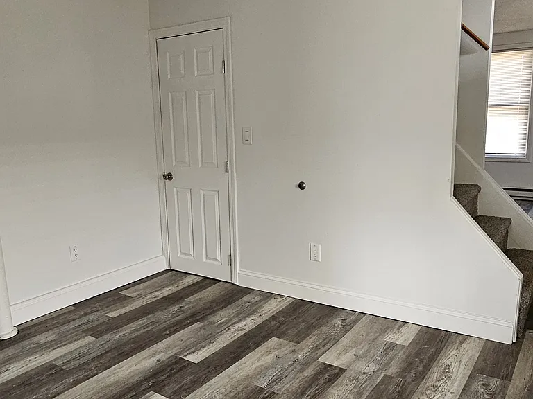 313 Grove St #1 — Photo 8