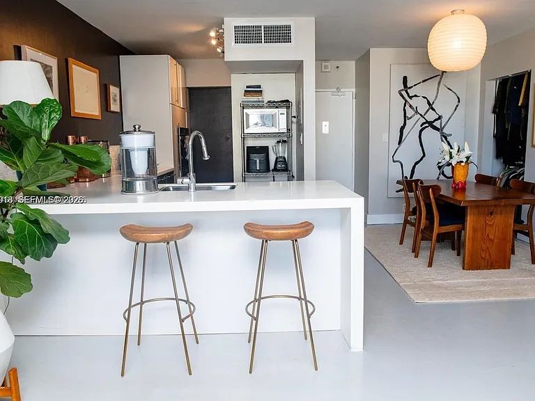 1000 West Ave #1504 — Photo 9